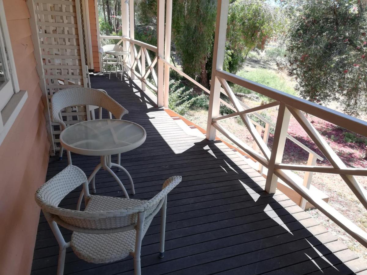 Woodlands Of Balingup Bush Cottages Extérieur photo